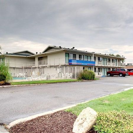 Motel 6 Manhattan Kansas Ngoại thất bức ảnh