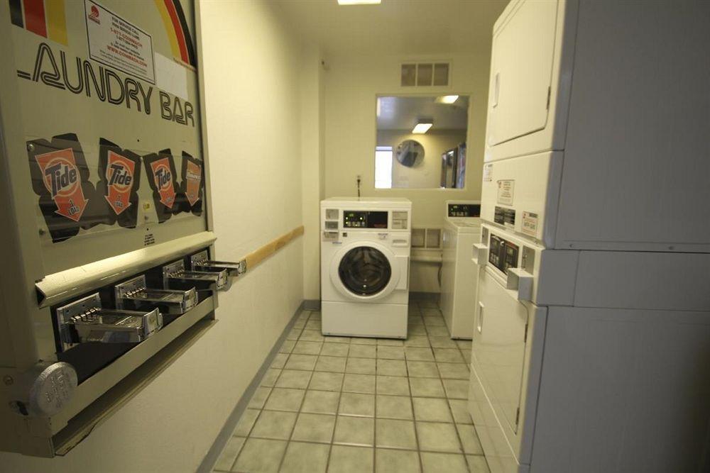 Motel 6 Manhattan Kansas Ngoại thất bức ảnh