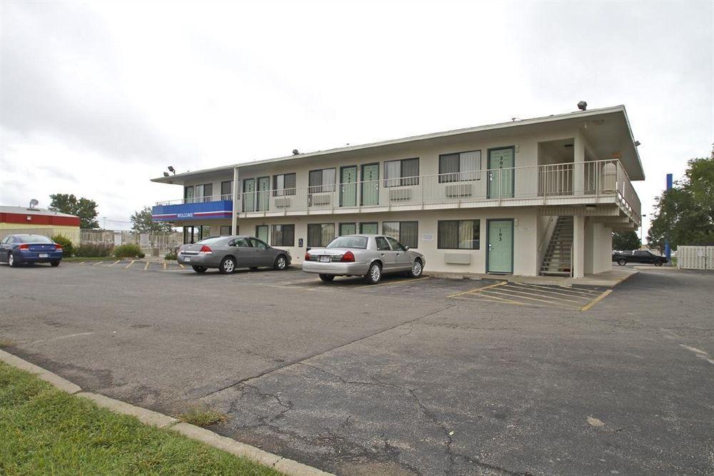 Motel 6 Manhattan Kansas Ngoại thất bức ảnh