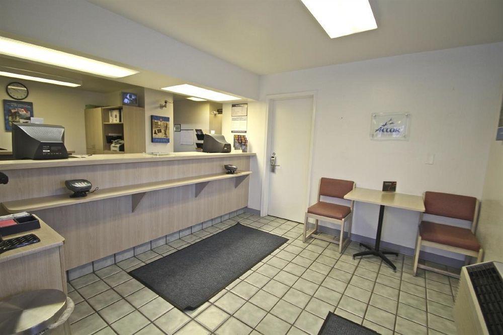 Motel 6 Manhattan Kansas Ngoại thất bức ảnh