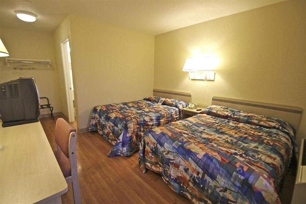 Motel 6 Manhattan Kansas Ngoại thất bức ảnh