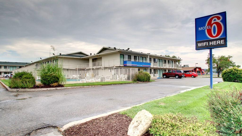 Motel 6 Manhattan Kansas Ngoại thất bức ảnh